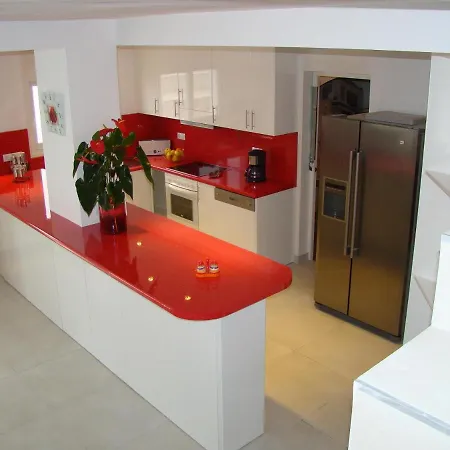 Magnifique Bed and Breakfast Ρόζες